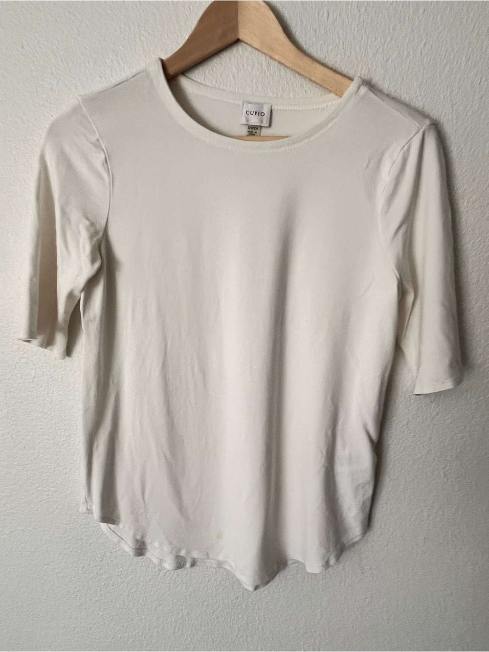 Cupio Women’s Cream Short Sleeve Crewneck Top